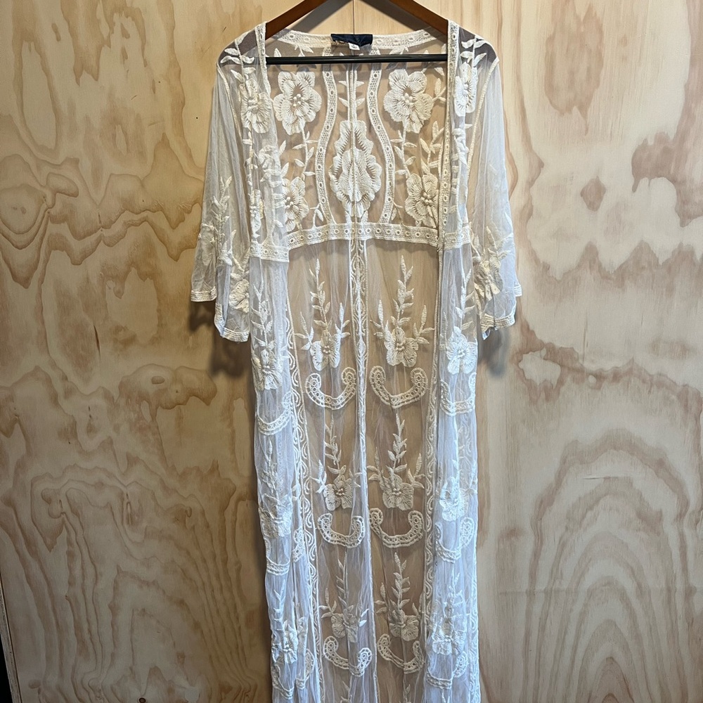 Blue Rain Lace Crochet Duster S Nude/White